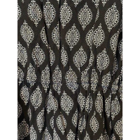 🌸3/$15🌸Black and White Boho Romper V-Neck Sz Small - Picture 3 of 8